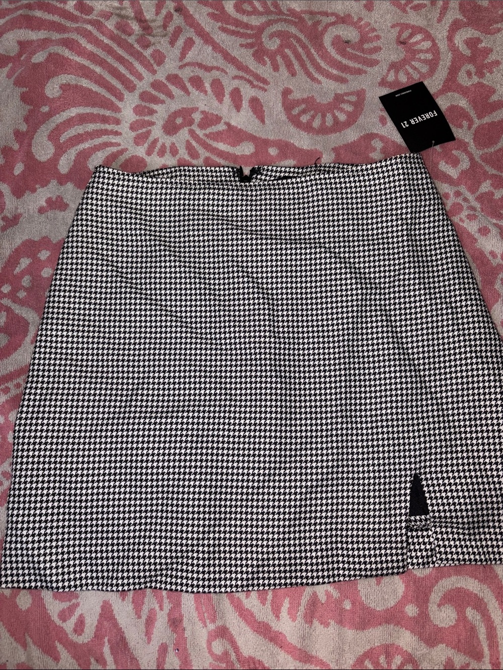 Forever 21 Black & White Houndstooth Mini Skirt with Front Slit